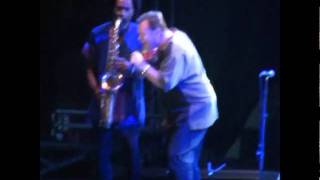 ALI CAMPBELL UB40  Groovin´  Linz Kronefest 2010mpg [upl. by Nollek]