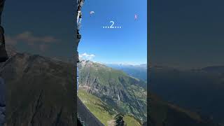 SAILPLANE vs PARAGLIDER flybgd aletsch paragliding sailplane fiesch goms [upl. by Arayt]