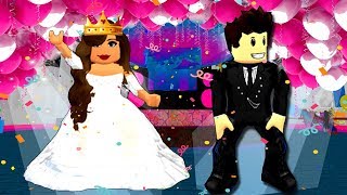 DANCING AT PROM  Roblox Royale High School  Roblox Roleplay [upl. by Peatroy181]