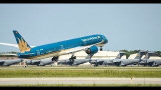 Máy bay Boeing 78710 Dreamliner gia nhập đội bay của Vietnam Airlines [upl. by Leirua]