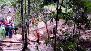 Detikdetik Longsor Tinoor Tomohon 1512014 [upl. by Mame]