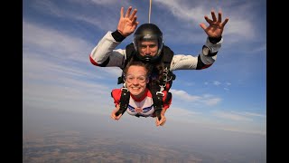 Skok ze spadochronem  adrenalina na najwyższym poziomie  zobacz co musisz wiedzieć [upl. by Bartram542]