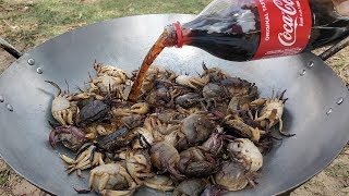 Delicious Fried Crab With Coca Cola  Field Crab Cooking with CocaCola [upl. by Notnek26]