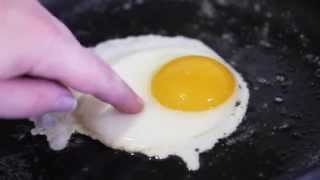 How to Make a Sunny Side Up Egg [upl. by Knute]