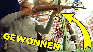 So GEWINNT man beim Schiesstand auf dem Rummel I Pferdemarkt VLOG [upl. by Acinoev]