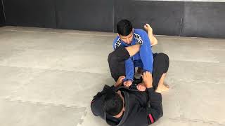 ARMLOCK PARTINDO DA GUARDA LAÇADA bjj jiujitsu armlock guarda [upl. by Arahd]