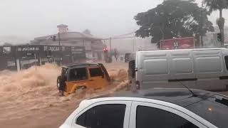 Troller amarelo enfrentando enchente alagamento em Franca SP [upl. by Hacceber]