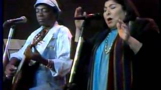 Milton Nascimento e Mercedes Sosa TV Globo 1987 [upl. by Moulden]