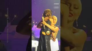 El gesto de Lady Gaga con una niña en pleno concierto shorts [upl. by Gerard]