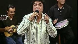 Luiz Ayrão canta quotPorta aberta  Silêncio da madrugada  Bola divididaquot no programa quotCantares [upl. by Lecirg448]