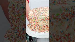 FunfettiTorte  Confetti Cake  Konfetti Kuchen Rezept 🥳  Geburtstagstorte  Einfach Backen [upl. by Terrej32]