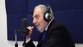 Antonio Caprarica I reali inglesi eccessivi in tutto  VideoDoc [upl. by Refenej]