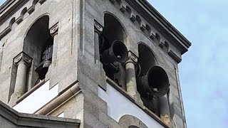 Sinos a tocar para um Funeral na Igreja das Taipas  Guimarães [upl. by Vasili278]