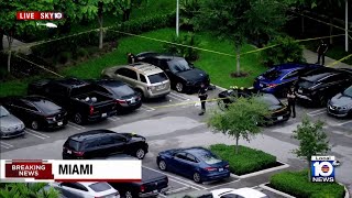 Miami police officers shoot suspect [upl. by Eerok]