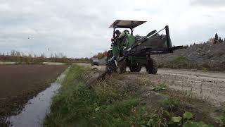 Débroussailleuse pour tracteur  PROINNOV [upl. by Nej]