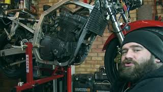 Rebuilding a Suzuki GSXR 750  Series 2 Part 1 Its GSXR oclock [upl. by Anrapa]