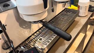 Synesso S200 coffee machine Auto backflush Tutorial  s200 怎么自动清洗 [upl. by Okechuku]