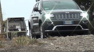 Testbericht Jeep Grand Cherokee 2013  AutoScout24 [upl. by Ruenhs891]