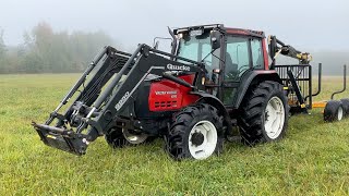 Köp Traktor Valtra Valmet 6200 HiTrol med skogsvagn Moheda M91 på Klaravik [upl. by Merilyn]