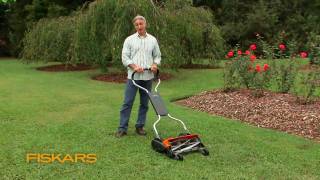 Fiskars Momentum The EcoFriendly Push Reel Lawn Mower [upl. by Nyraa]