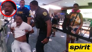 Spirit Customer Assaults Police Over A 90 Refund [upl. by Ailedamla782]