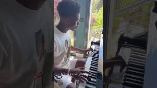 TCHOUAMÉNI DESLUMBRA con su TALENTO tocando el PIANO [upl. by Yddor]