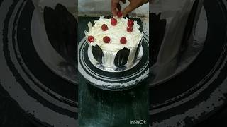 Aaj white forest cake order aaya 😄😄😄😲cake cakedecorationathome cakerecipe yuotubeshorts trendin [upl. by Arlan]