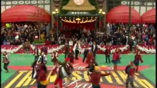 Macys Thanksgiving Day Parade Finale  Stagedoor Manor  Santa Claus  I Believe [upl. by Hsemar]