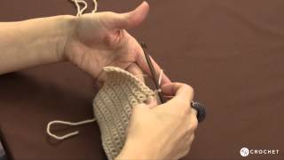 How to Hold a Crochet Hook amp Yarn [upl. by Neda]