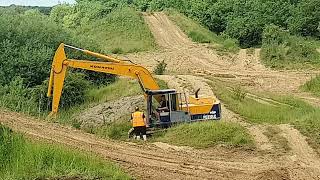 1986 Komatsu PC210LC 65 Litre 6Cyl Diesel Crawler Excavator 92KW  123 HP [upl. by Ococ]