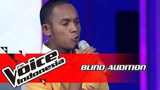 Aldo  Langit AbuAbu  Blind Auditions  The Voice Indonesia GTV 2018 [upl. by Arahd]