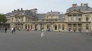 Paris Das Palais Royal wurde einst für Kardinal Richelieu gebaut was built for the Cardinal [upl. by Waligore]