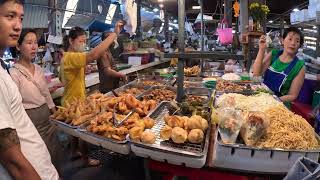 Market VS Mall in Bangkok [upl. by Illene537]