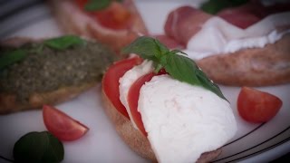 Bruschetta  Tostadas o Tostas Italianas  Entrantes  Recetas Italianas Cocineros Italianos [upl. by Sidoney139]