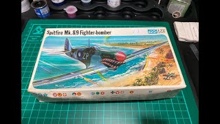 FROG SUPERMARINE SPITFIRE MKVIII OR MKIX 172 SCALE  F237 MODEL KIT REVIEW AND UNBOXING [upl. by Varuag859]