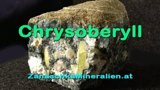 Chrysoberyll in Matrix  Mineralien und Edelsteine [upl. by Ylrevaw875]