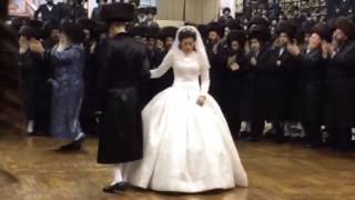 Bobov wedding choson kalloh mitzvah tantz [upl. by Erikson]