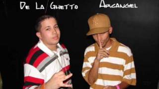 Arcangel y de la Ghetto  Ella me enloquece bailando [upl. by Parish]