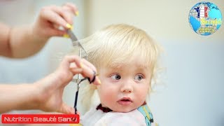 La première coupe de cheveux de bébé [upl. by Seedman]