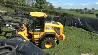 1st Silage 20 JCB 435S on pit work pt 4 14th May 2020 [upl. by Romilly]