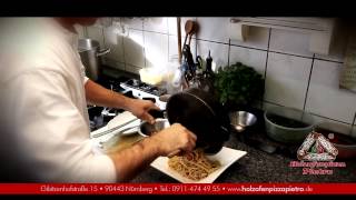 Holzofen Pizza Pietro [upl. by Weathers72]