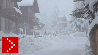 Madesimo si tinge di bianco oltre 50 cm di neve al suolo 4 aprile 2019 [upl. by Noelopan]