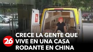 Los precios de las viviendas en China empujan a los jóvenes a vivir en casas rodantes  26Global [upl. by Thormora202]