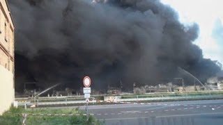 Großfeuer in Ludwigshafen alle Einsatzfahrten und die brennende Lagerhalle [upl. by Kcirdehs]