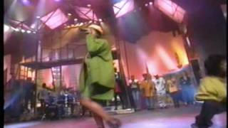 Queen Latifah  Latifahs Had It Up 2 Here Live [upl. by Coney5]