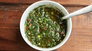 Sauce chimichurri  Recette [upl. by Ellerehc]