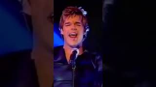 He Bangs When He Moves  Ricky Martin at the Top of the Pops 2000 🕺🏻 [upl. by Saixela]