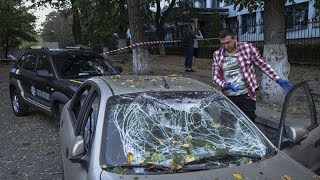 Bombardements meurtriers sur lUkraine  Kiev met en garde contre quotdes mois difficiles à venirquot [upl. by Nettle26]