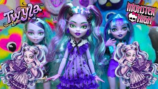 👻 Spooky Gorgeous 💜 Monster High Fearbook Twyla Doll Unboxing [upl. by Ilram421]