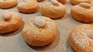 Dolcetti morbidi alle mandorle deliziosi facili e velociكوكيزغريبة اللوز لذيذةوبطريقة سهلةوسريعة [upl. by Burner]